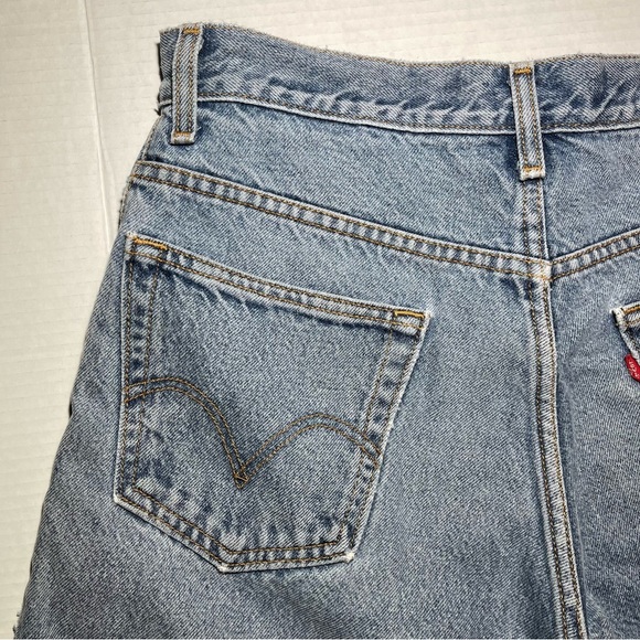 Women’s Levi’s Jean Cutoff Shorts Size 32 Waist 5in Inseam - Picture 12 of 13